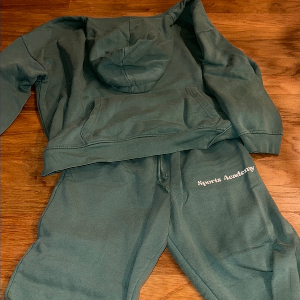 Green sweat set